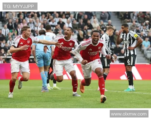 英超联赛历史冠军回顾与分析揭示足球盛宴的辉煌与挑战