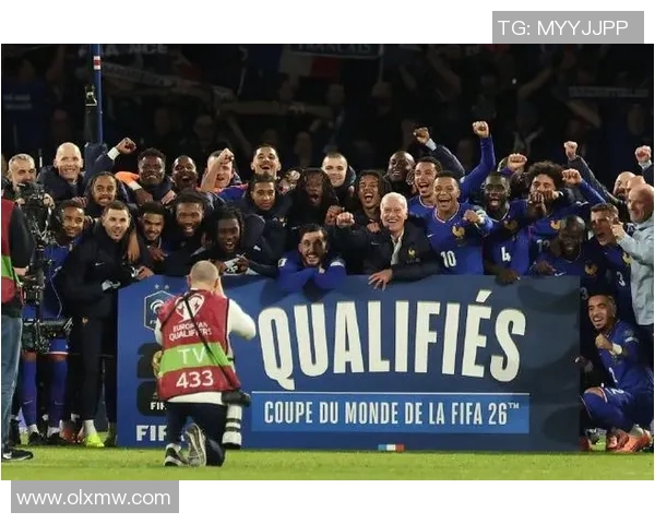 姆巴佩在关键时刻绝杀对手助法国队晋级引发全场欢呼与热议