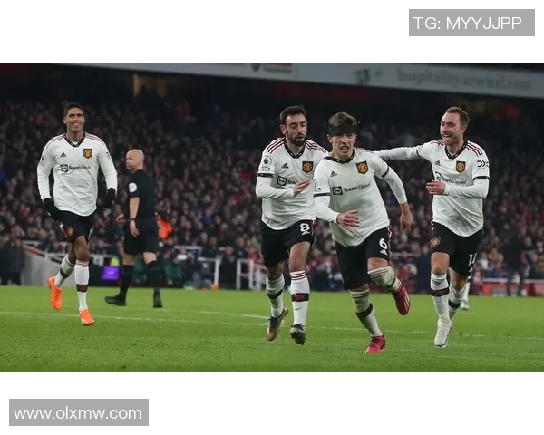 斯耶尔德鲁普在关键时刻绝杀对手引领球队逆转胜利的精彩瞬间