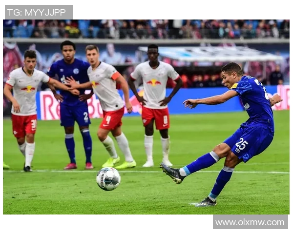 沙尔克04：德甲降级前路漫漫，连败加剧危机